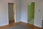 Lovely Two Bedrooom Close to Campus and Hospital!