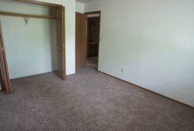 2 Bedroom/1 Bathroom Apartment Available June 1st!