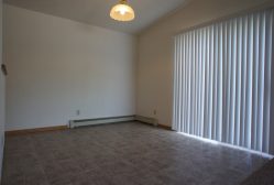 2 Bedroom/1 Bathroom Upper Apartment Available June 1st!