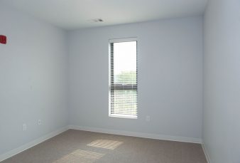 2/1 55+ APARTMENT WITH RIVER VIEW!